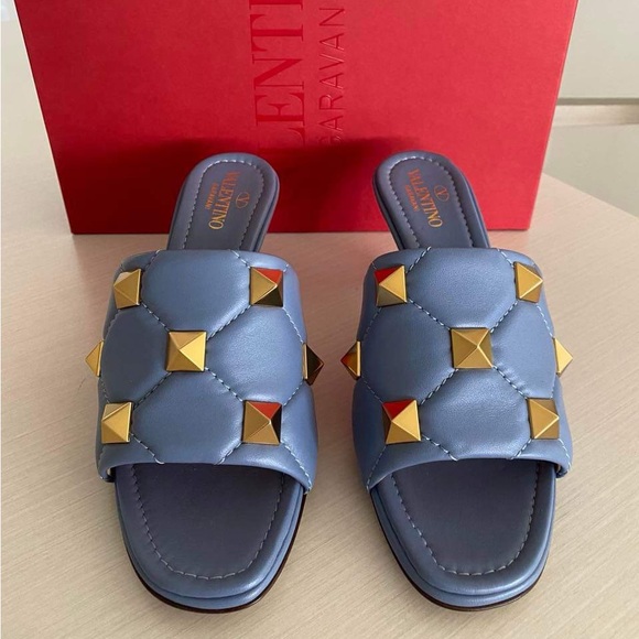 NWT Valentino Garavani Nappa Quilted Roman Stud Slides - Picture 3 of 8